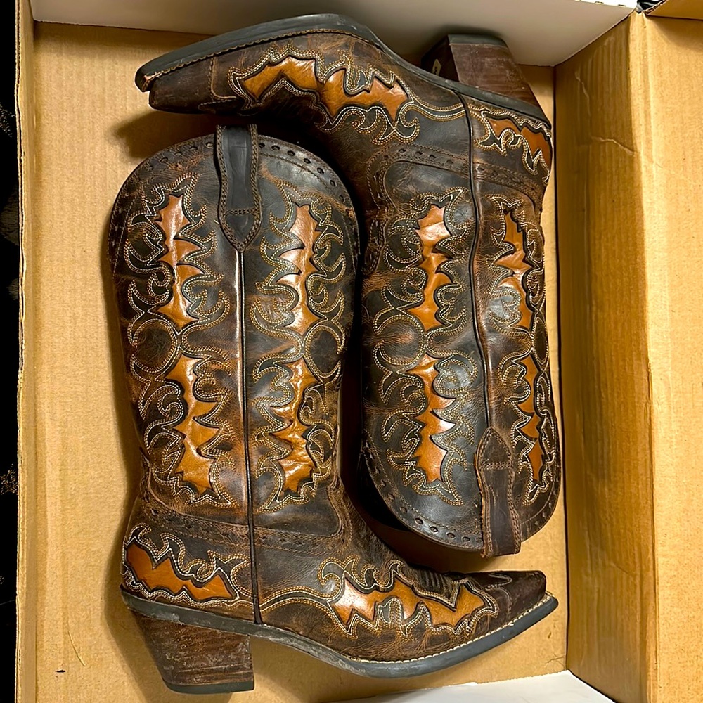 Women’s Ariat Cowgirl boots